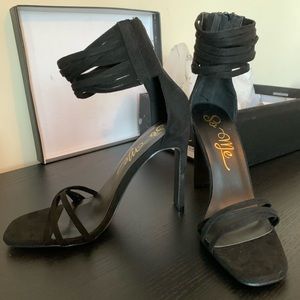 Forever 21 black heels